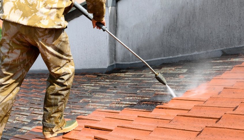 How the roof cleaning process works