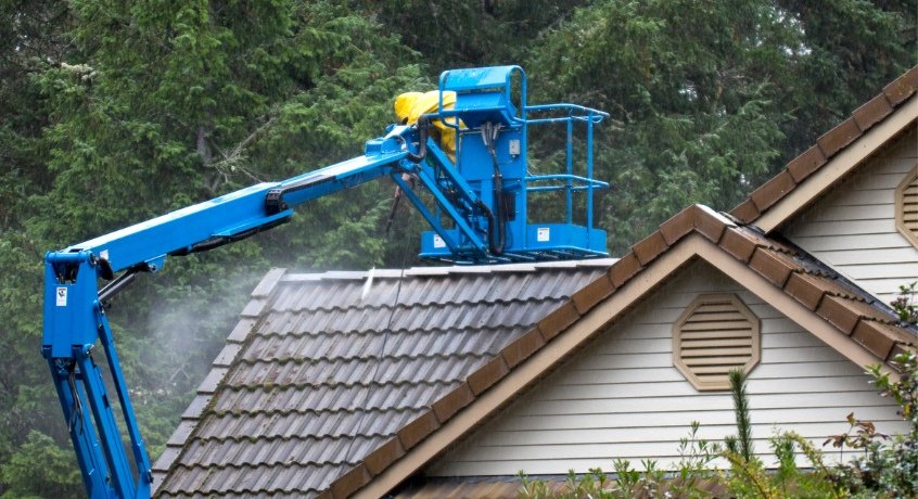 Pressure washing your roof