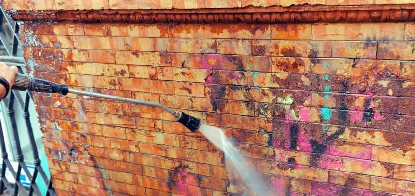 How does graffiti removal work-min