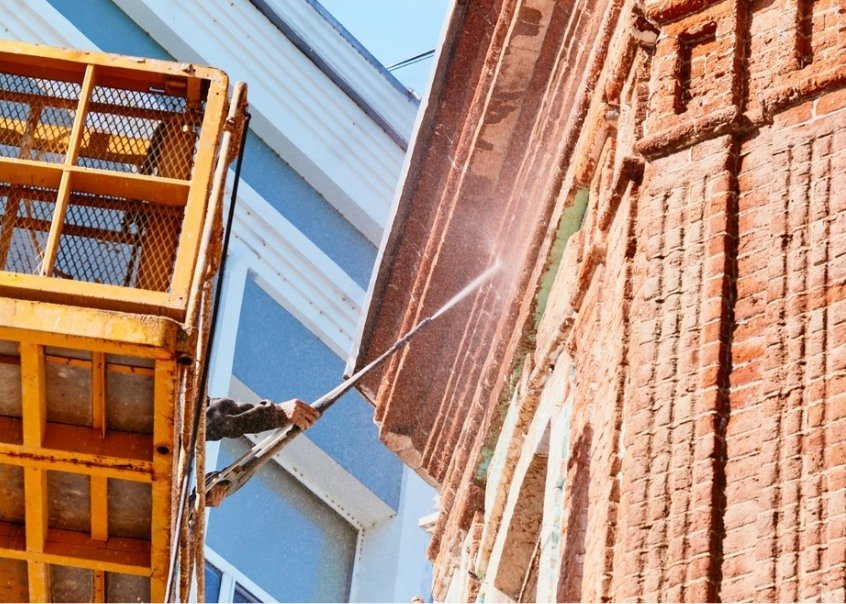 Maintaining brickwork